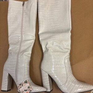 Stephan Paris Croc-Effect Boots White - Size 37